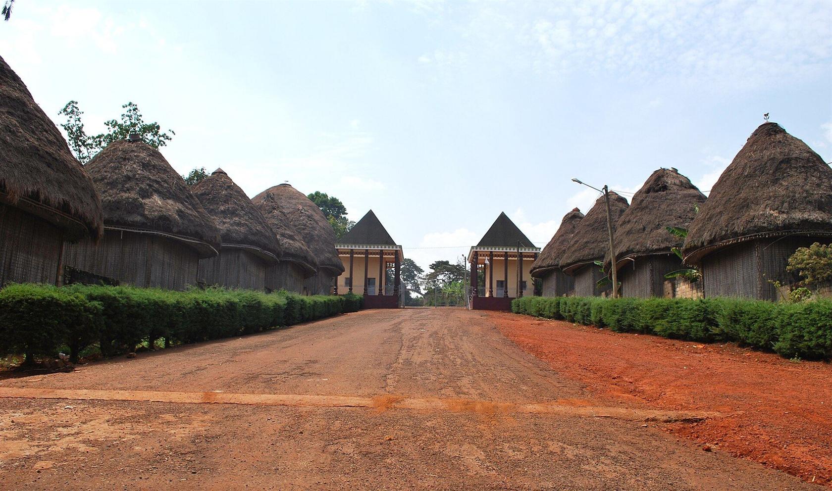 Cour du palais de Bandjoun, Cameroun