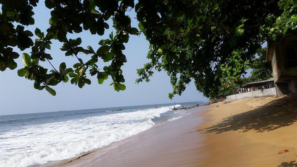Plage de sable fin à Kribi