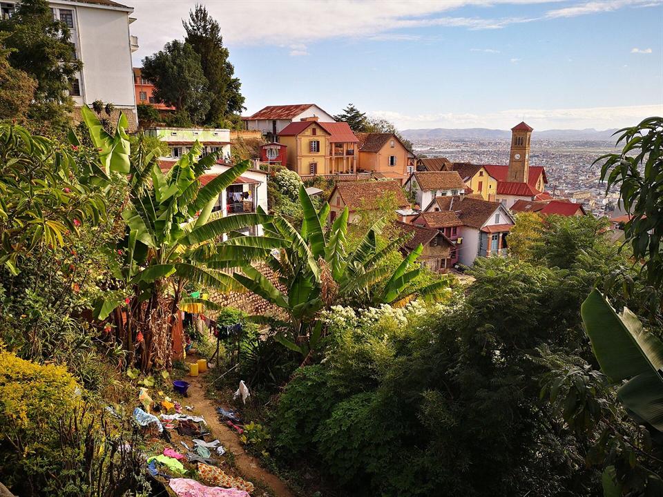 Maisons colorées sur les collines d'Antananarivo