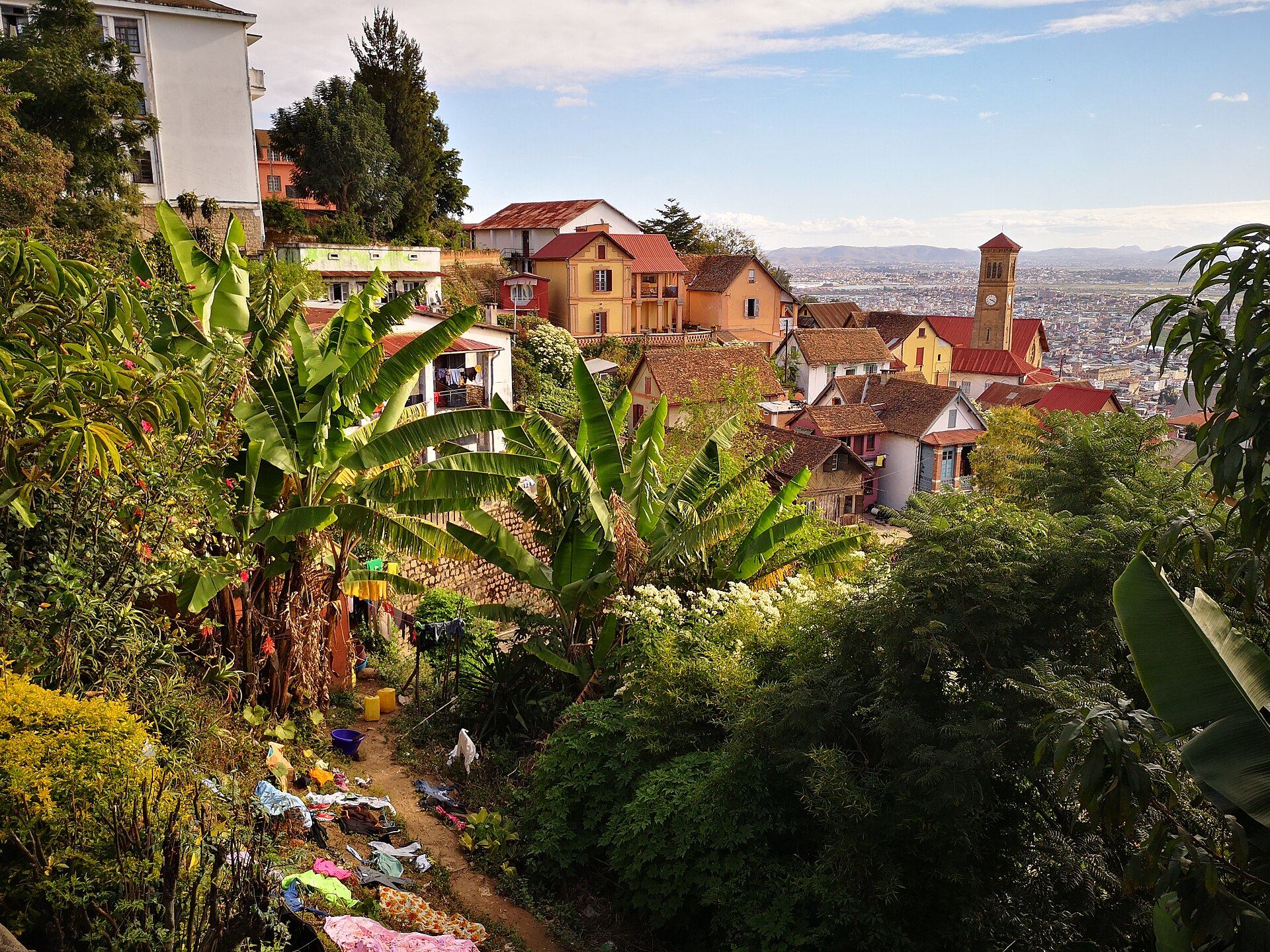 Maisons colorées sur les collines d'Antananarivo